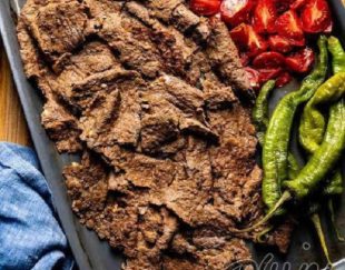 رول کباب ترکی طعام طلایی با استفاده از گوشت باکیفیت ادویه‌های طبیعی و بسته‌بندی کاملاً بهداشتی